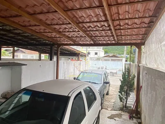 Sobrado 2 quartos e 2 banheiros, à venda, no bairro Cedro em Camboriú