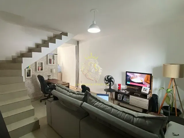 Sobrado 2 quartos e 2 banheiros, à venda, no bairro Cedro em Camboriú