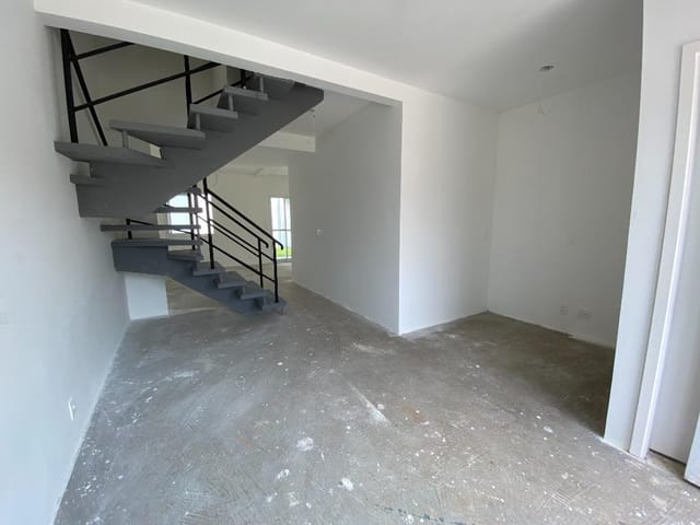 Sobrado com 143m² 3 quartos e 5 banheiros, à venda, no bairro Jardim da Glória em Cotia