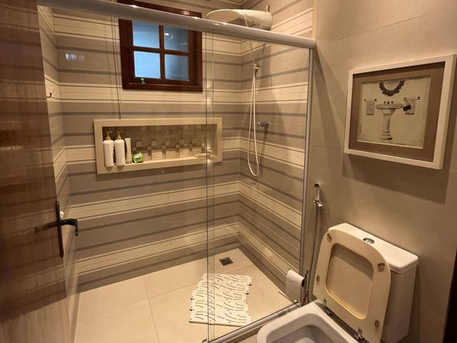 Sobrado com 240m² 3 quartos e 4 banheiros, à venda, no bairro Parque Jóquei Club em Campos dos Goytacazes