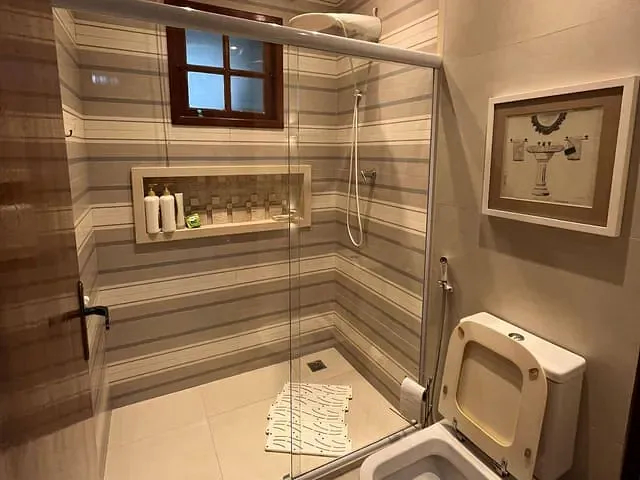 Sobrado com 240m² 3 quartos e 4 banheiros, à venda, no bairro Parque Jóquei Club em Campos dos Goytacazes