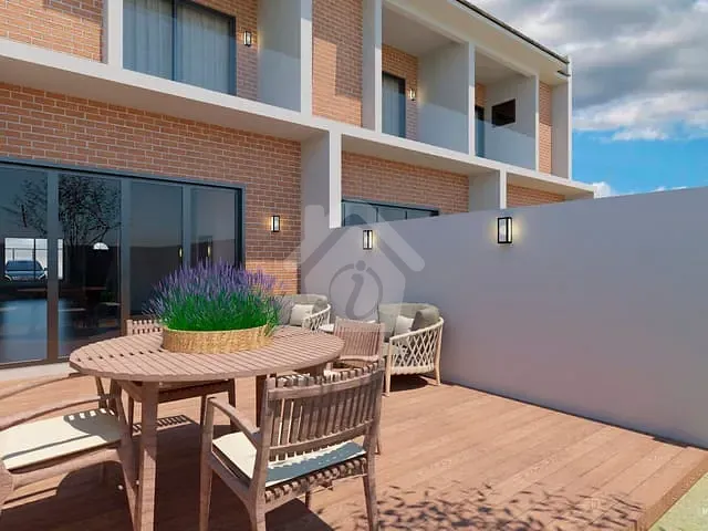 Sobrado com 109m² 2 quartos e 3 banheiros, à venda, no bairro Jardim Botânico em Lajeado