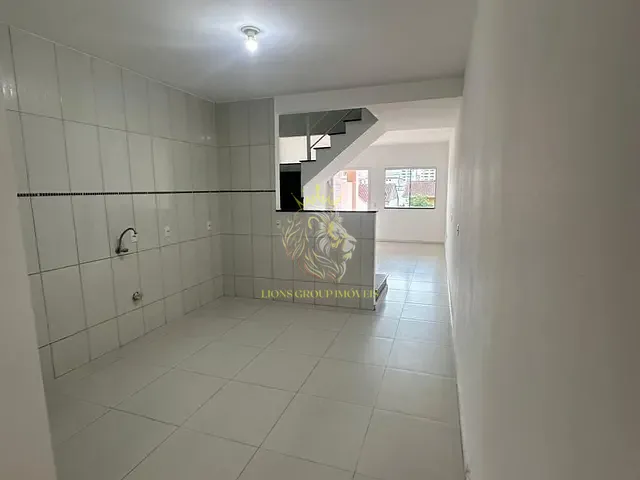Sobrado 2 quartos e 3 banheiros, à venda, no bairro Tabuleiro em Camboriú