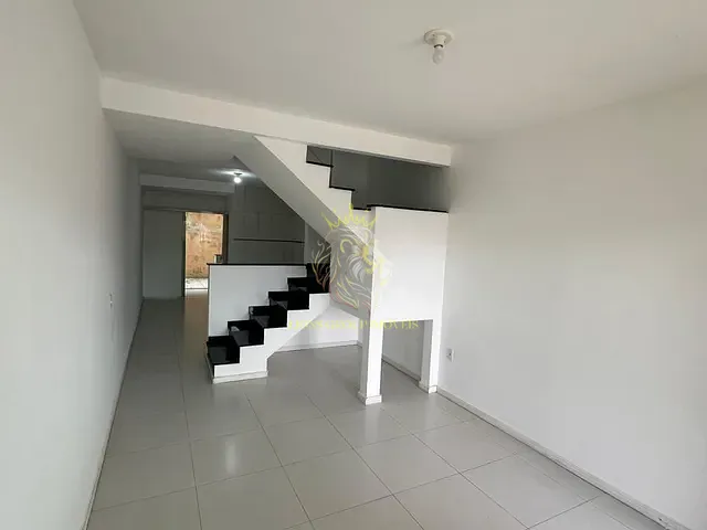 Sobrado 2 quartos e 3 banheiros, à venda, no bairro Tabuleiro em Camboriú