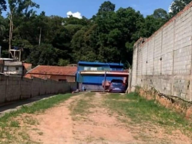 Sobrado com 375m² 2 quartos e 2 banheiros, à venda, no bairro Jardim Victória em Itapecerica da Serra