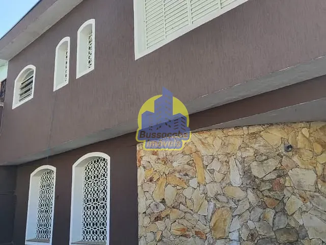 Sobrado com 258m² 3 quartos e 2 banheiros, à venda, no bairro Jaguaribe em Osasco