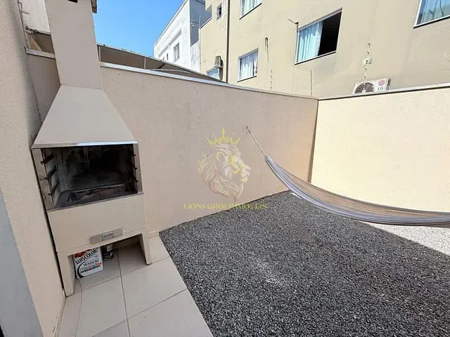 Sobrado 2 quartos e 2 banheiros, à venda, no bairro São Francisco de Assis em Camboriú