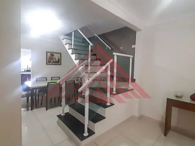 Sobrado com 280m² 3 quartos e 1 banheiro, à venda, no bairro Jardim Santa Lídia em Mauá
