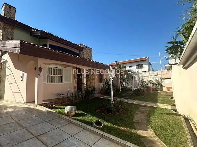 Sobrado com 960m² 5 quartos e 4 banheiros, à venda, no bairro Jardim Emília em Sorocaba