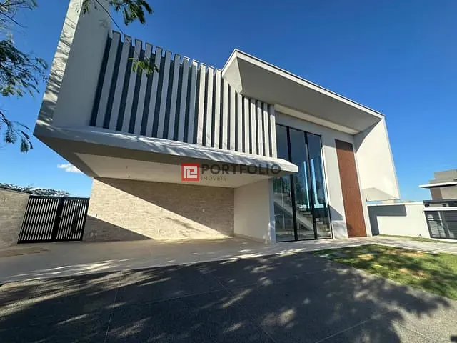 Sobrado com 640m² 5 quartos e 7 banheiros, à venda, no bairro Parque Cidade em Goiânia