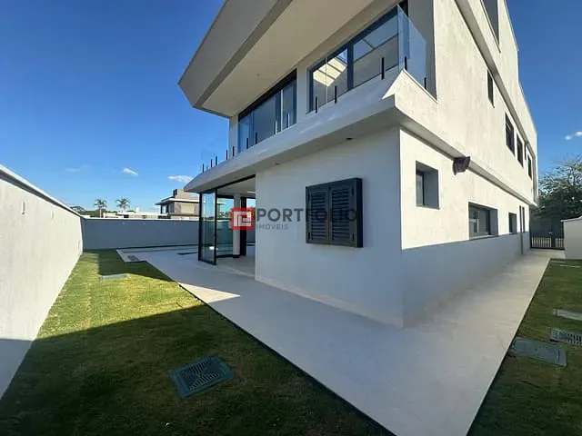 Sobrado com 640m² 5 quartos e 7 banheiros, à venda, no bairro Parque Cidade em Goiânia