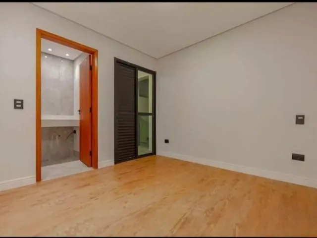 Sobrado 3 quartos e 4 banheiros, à venda, no bairro Parque Novo Oratório em Santo André