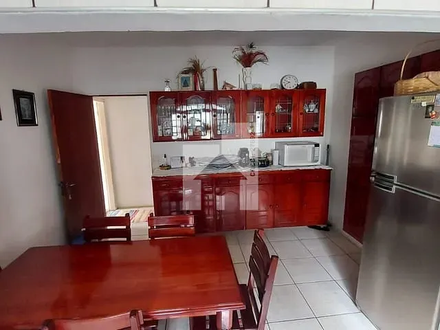 Sobrado com 300m² 3 quartos e 1 banheiro, à venda, no bairro Jardim Estádio em Jundiaí
