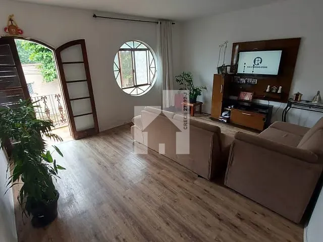 Sobrado com 300m² 3 quartos e 1 banheiro, à venda, no bairro Jardim Estádio em Jundiaí