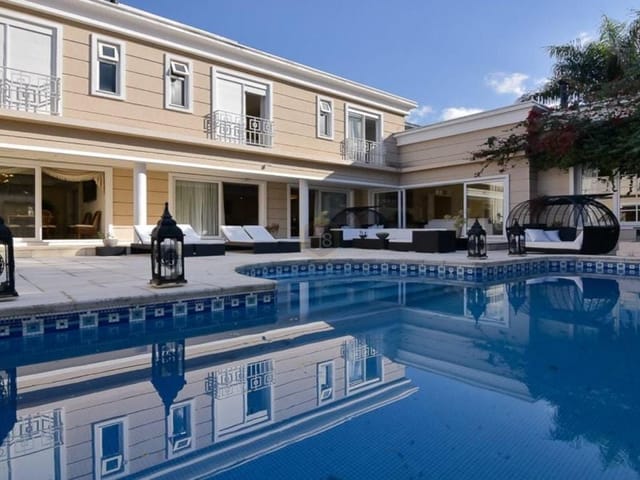 Foto do Casa - Mansão. 1.200m², 5 suítes, escadarias duplas, pé direto alto, SPA, adega, 6 vagas de garagens, piscina aquecida, Santa Felicidade, Curitiba, PR | Imobiliária GreenVille
