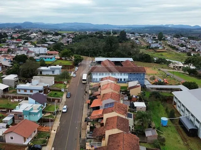 Sobrado com 83m² 3 quartos e 2 banheiros, à venda, no bairro Canabarro em Teutônia
