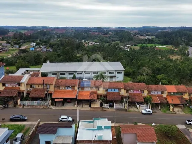 Sobrado com 83m² 3 quartos e 2 banheiros, à venda, no bairro Canabarro em Teutônia