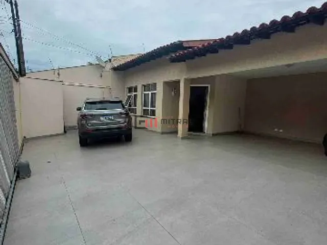 Sobrado com 275m² 4 quartos e 4 banheiros, à venda, no bairro Jardim Alvorada em Londrina