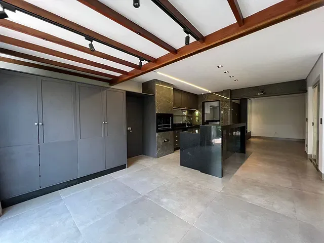 Sobrado com 240m² 5 quartos e 7 banheiros, à venda, no bairro Cidade Jardim em Campo Grande