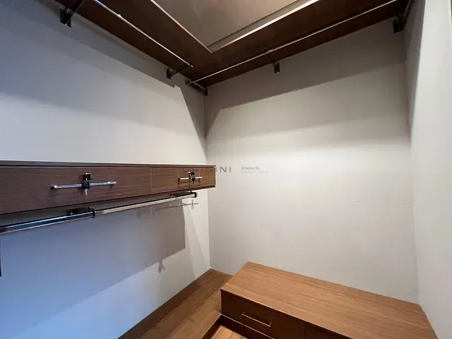 Sobrado com 240m² 5 quartos e 7 banheiros, à venda, no bairro Cidade Jardim em Campo Grande