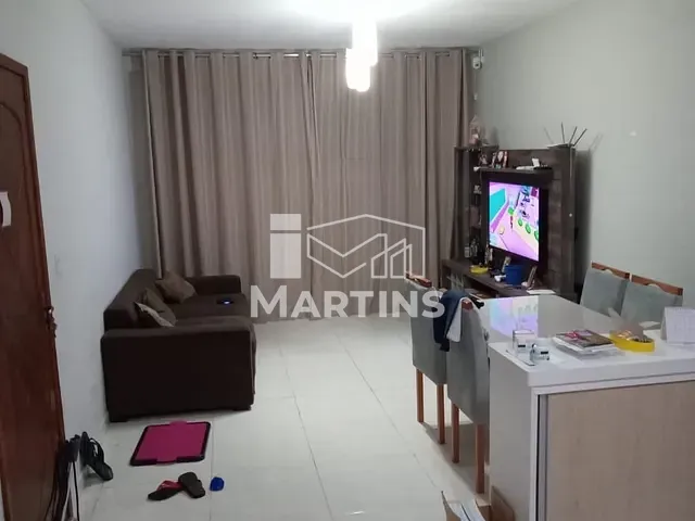 Sobrado 3 quartos e 2 banheiros, à venda, no bairro Jardim São Judas Tadeu em Taboão da Serra