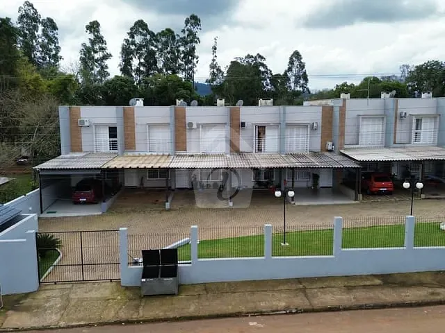 Sobrado com 90m² 2 quartos e 2 banheiros, à venda, no bairro Canabarro em Teutônia