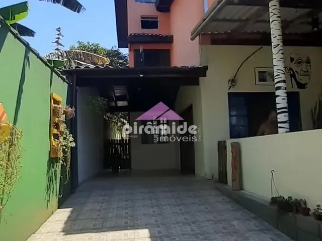 Sobrado com 315m² 3 quartos e 5 banheiros, à venda, no bairro Martim de Sá em Caraguatatuba