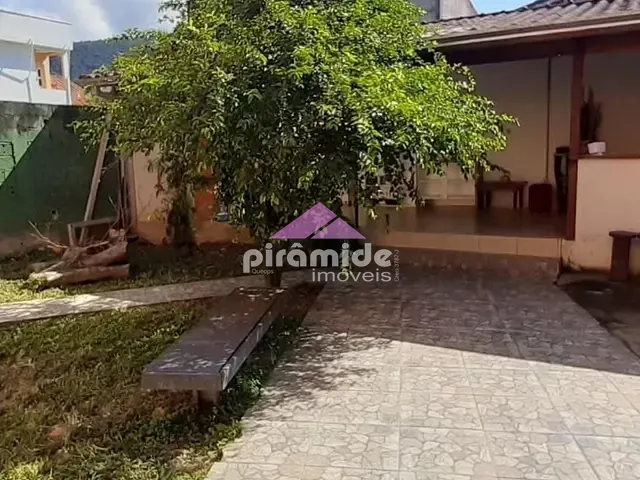 Sobrado com 315m² 3 quartos e 5 banheiros, à venda, no bairro Martim de Sá em Caraguatatuba