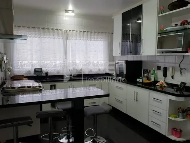 Sobrado 3 quartos e 5 banheiros, à venda, no bairro Santa Teresinha em São Paulo