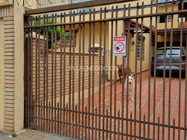 Sobrado com 300m² 4 quartos e 3 banheiros, à venda, no bairro Vila Leão em Sorocaba