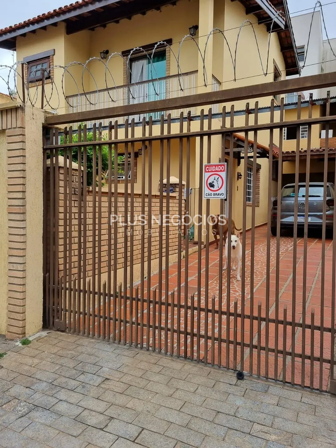 Sobrado, 4 quartos, 253 m² - Foto 1