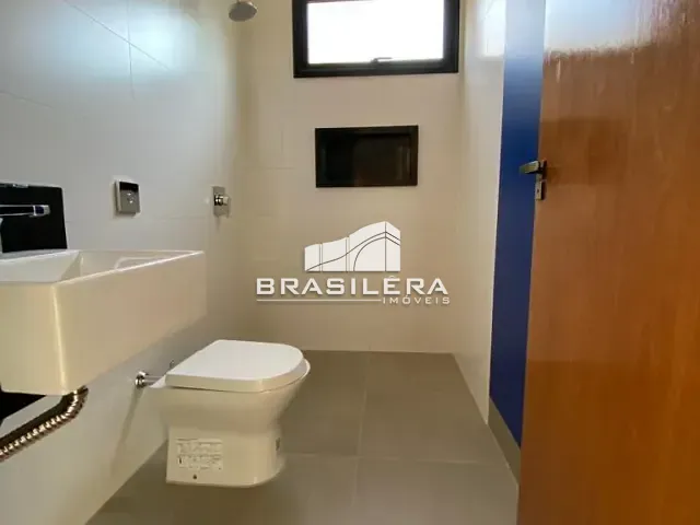 Sobrado 3 quartos e 4 banheiros, à venda, no bairro Residencial Parque Mendanha em Goiânia