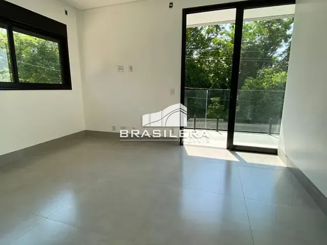 Sobrado 3 quartos e 4 banheiros, à venda, no bairro Residencial Parque Mendanha em Goiânia
