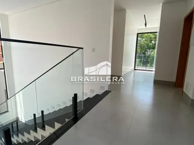 Sobrado 3 quartos e 4 banheiros, à venda, no bairro Residencial Parque Mendanha em Goiânia