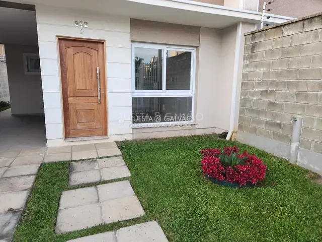 Sobrado com 212m² 3 quartos e 1 banheiro, à venda, no bairro Xaxim em Curitiba