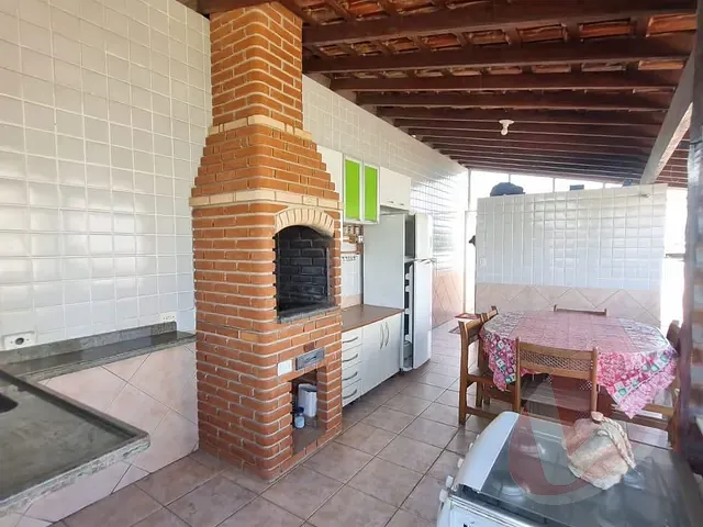 Sobrado 3 quartos e 2 banheiros, à venda, no bairro Guilhermina em Praia Grande