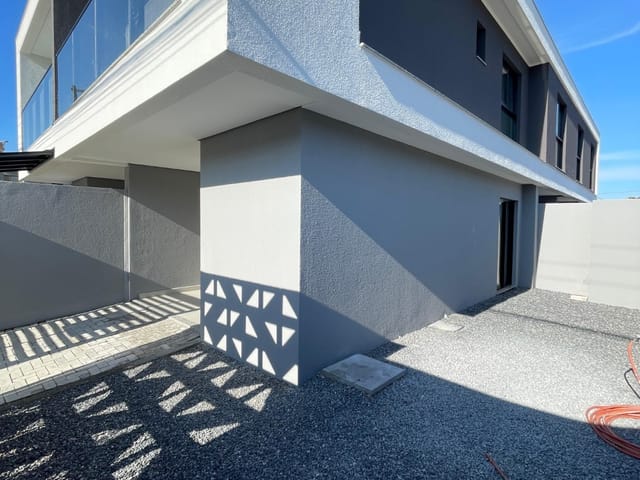 Sobrado com 70m² 2 quartos e 3 banheiros, à venda, no bairro Morretes em Itapema