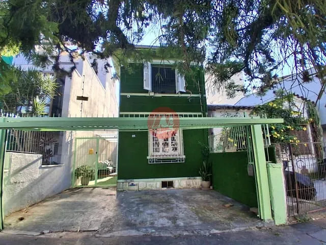 Sobrado com 169m² 2 quartos e 1 banheiro, à venda, no bairro Rio Branco em Porto Alegre