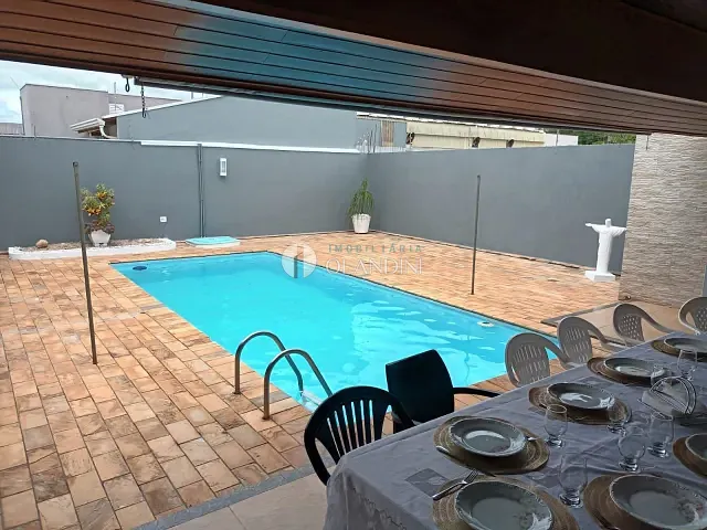 Sobrado com 351m² 3 quartos e 1 banheiro, à venda, no bairro Jardim Rezek II em Artur Nogueira