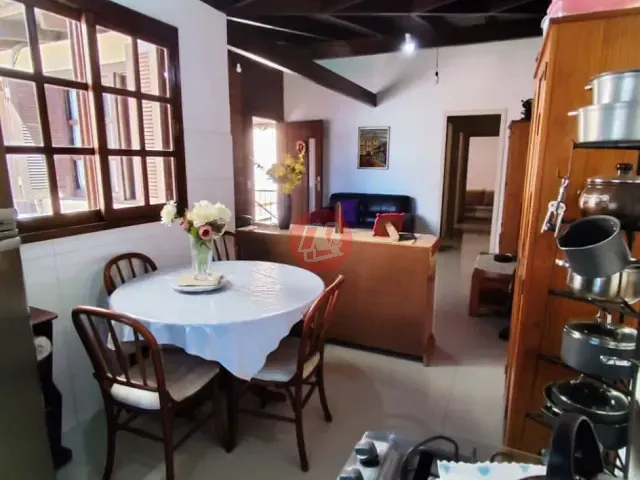Sobrado com 210m² 3 quartos e 3 banheiros, à venda, no bairro Partenon em Porto Alegre