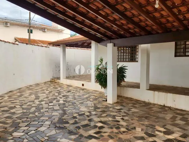 Sobrado 3 quartos e 1 banheiro, à venda ou para alugar, no bairro Portal dos Manacás em Artur Nogueira