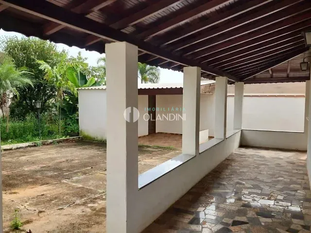 Sobrado 3 quartos e 1 banheiro, à venda ou para alugar, no bairro Portal dos Manacás em Artur Nogueira