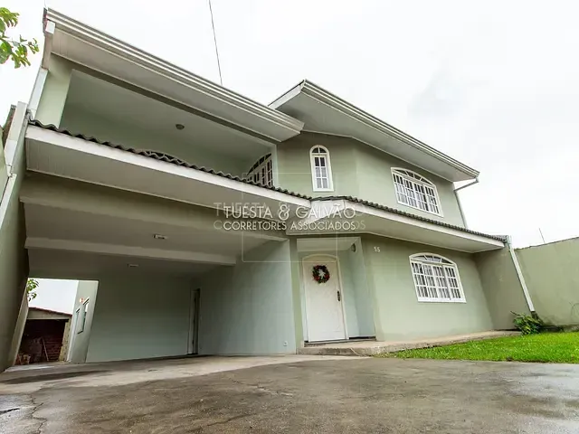 Casa com 326m² 5 quartos e 3 banheiros, à venda, no bairro Jardim Amélia em Pinhais