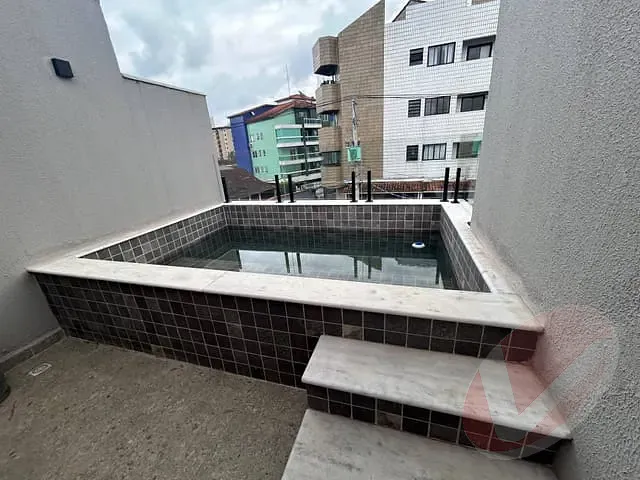 Sobrado com 110m² 3 quartos e 2 banheiros, à venda, no bairro Caiçara em Praia Grande