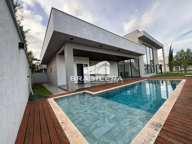 Sobrado 3 quartos e 5 banheiros, à venda, no bairro Fazenda Vau das Pombas em Goiânia