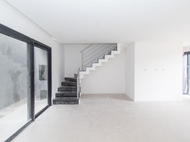 Sobrado com 90m² 3 quartos e 3 banheiros, à venda, no bairro Pilarzinho em Curitiba