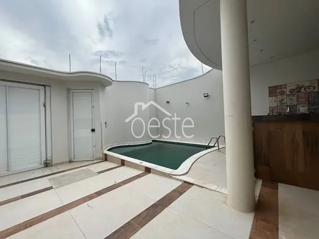 Sobrado com 301m² 4 quartos e 3 banheiros, à venda, no bairro Terras de Santa Bárbara em Santa Bárbara D'Oeste
