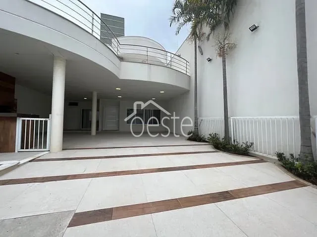 Sobrado com 301m² 4 quartos e 3 banheiros, à venda, no bairro Terras de Santa Bárbara em Santa Bárbara D'Oeste