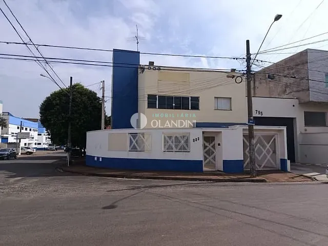 Sobrado com 293m², à venda, no bairro Centro em Artur Nogueira