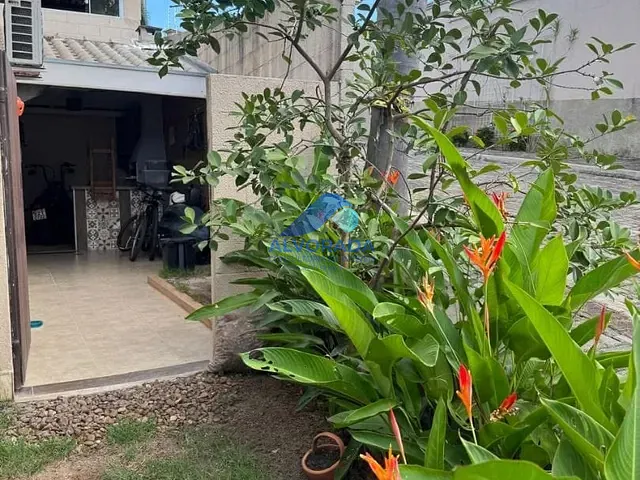 Sobrado 3 quartos e 2 banheiros, à venda, no bairro Urbanova em São José dos Campos